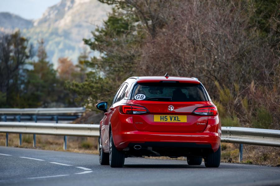  Vauxhall Astra Sports Tourer BiTurbo 2016 года  (фото 15 из 30)